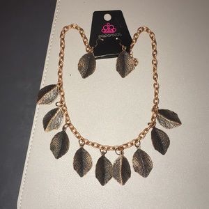NWT Earring and Necklace set Bronze Leaf